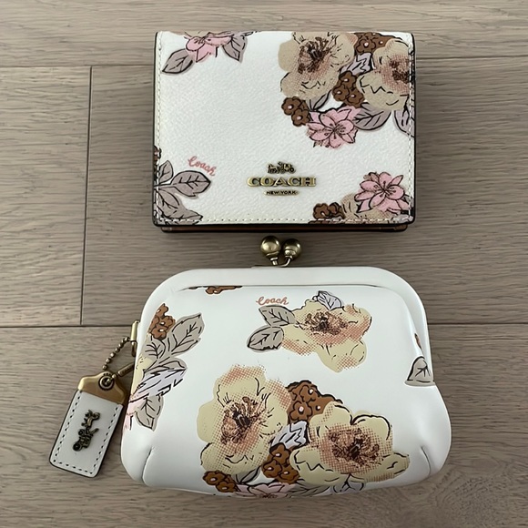 Coach Wallet - Picture 4 of 10